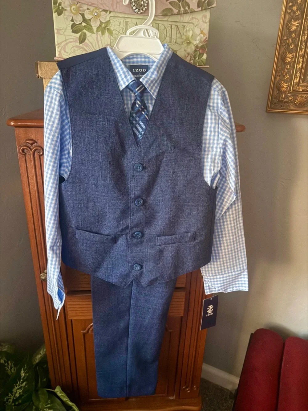 IZOD 4-piece grayish-blue suit!